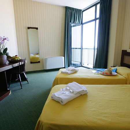 คลับ เอสเซ เมดิแตร์ราเนโอ Hotel มอนเตซิลวาโน ภายนอก รูปภาพ